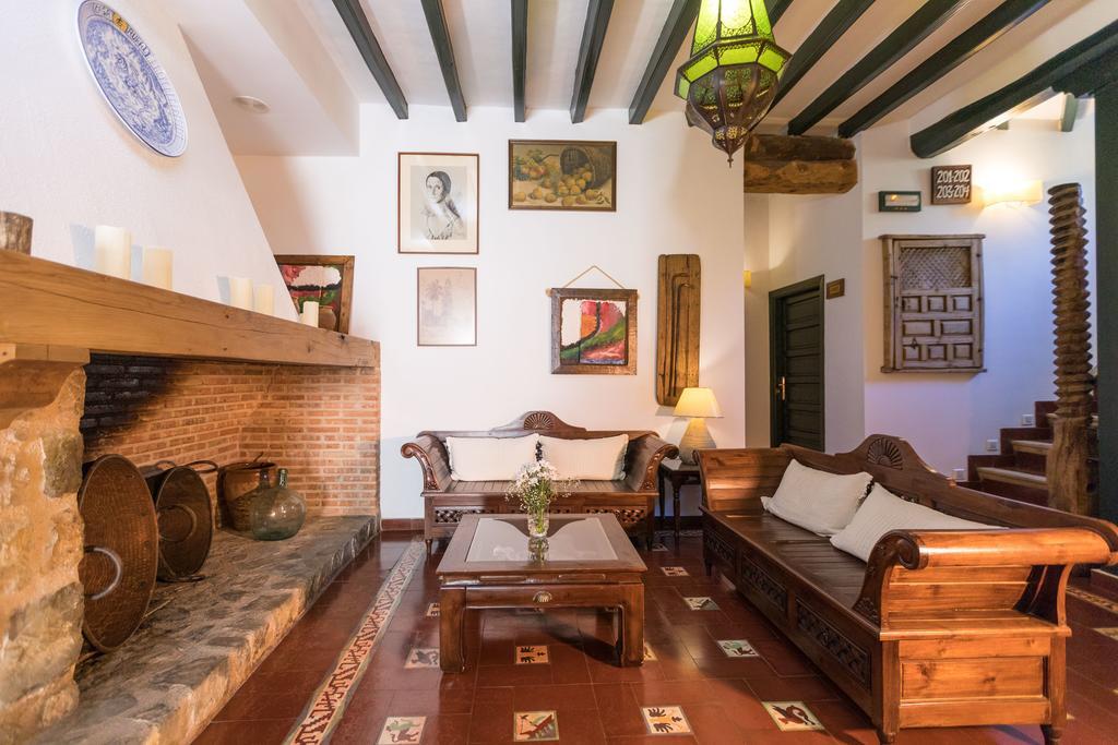 Calerilla Hotel (Adults Only) Burunchel Bagian luar foto